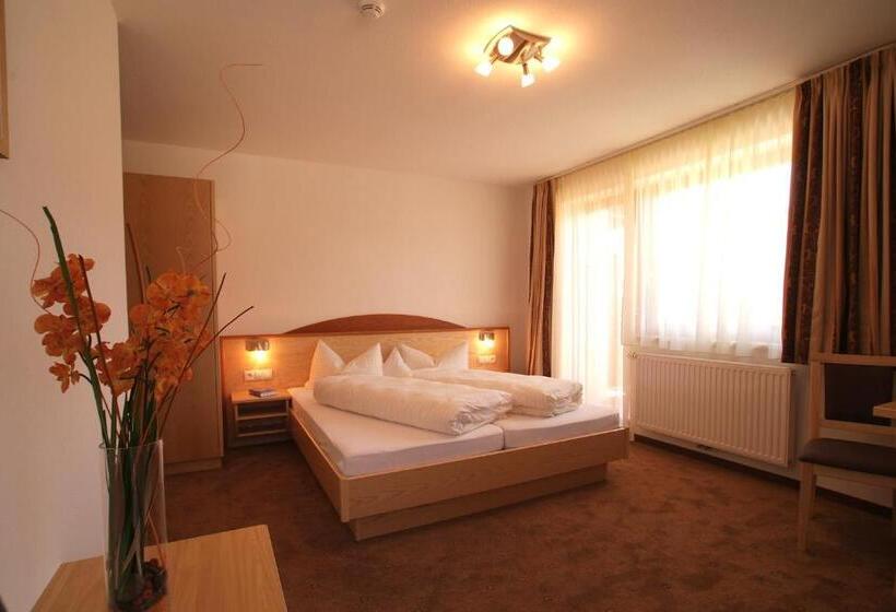 اتاق استاندارد با بالکن, Haus Brigitte