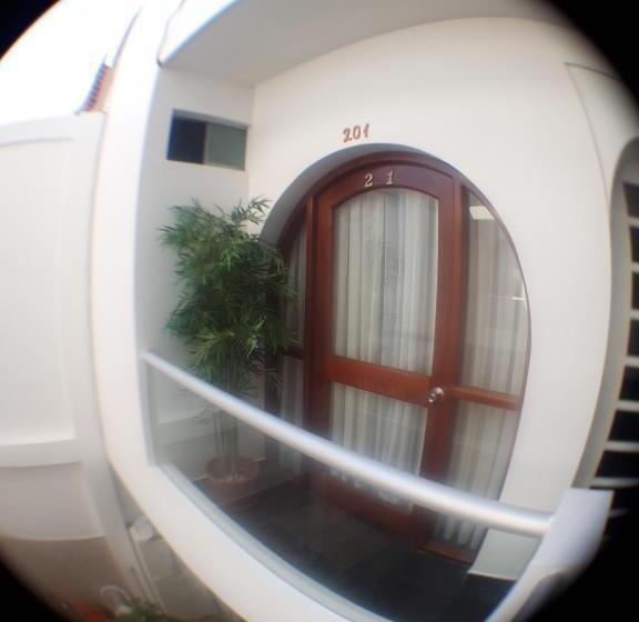 اتاق لوکس با بالکن و چشم‌انداز دریا, Residencial Maria Bonita