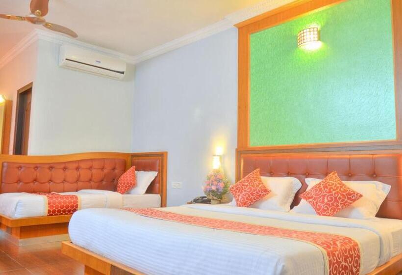 行政三人间, Akshaya Palace Inn