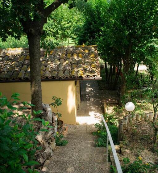 إستديو عائلى, Casale Barbagianni