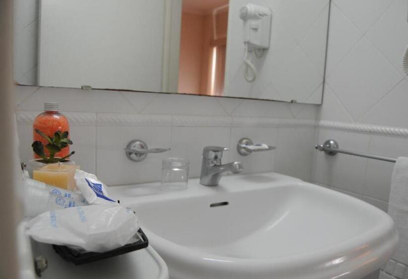 اتاق استاندارد سه نفره, Parra Hotel & Suites