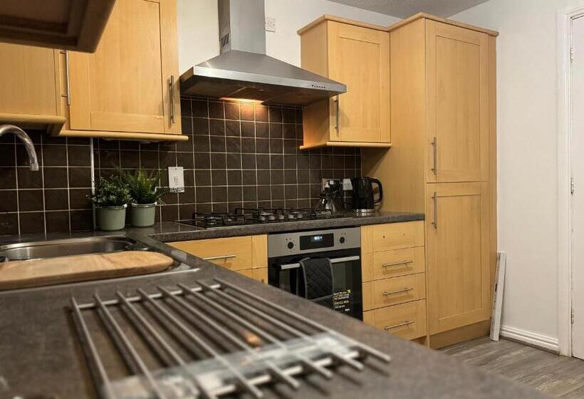 침실 3개 주택, Rooms Near Me   Central Birmingham Free Parking