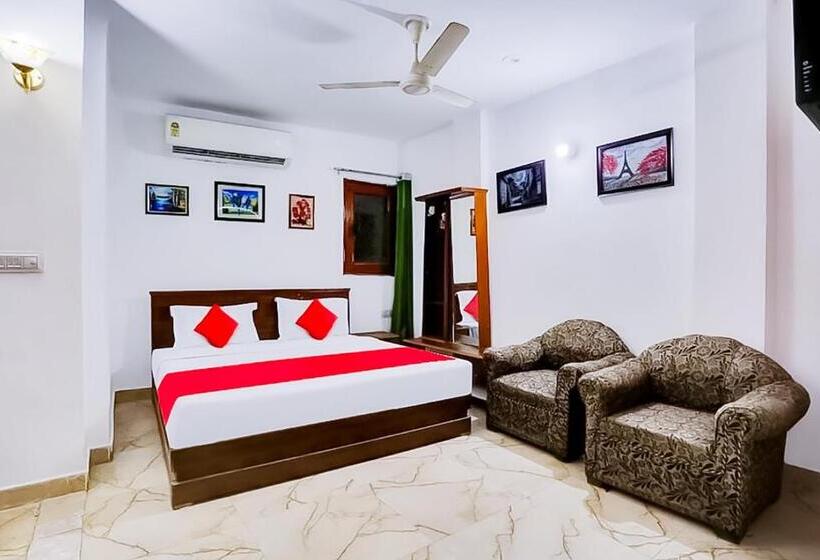 Quarto Deluxe, Hauz Khas Villa