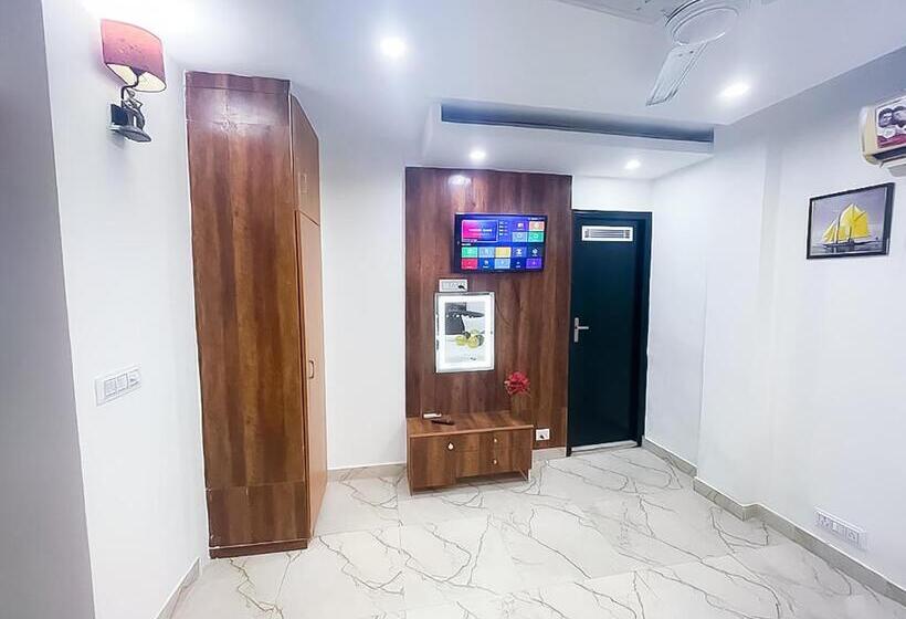 Quarto Deluxe, Hauz Khas Villa