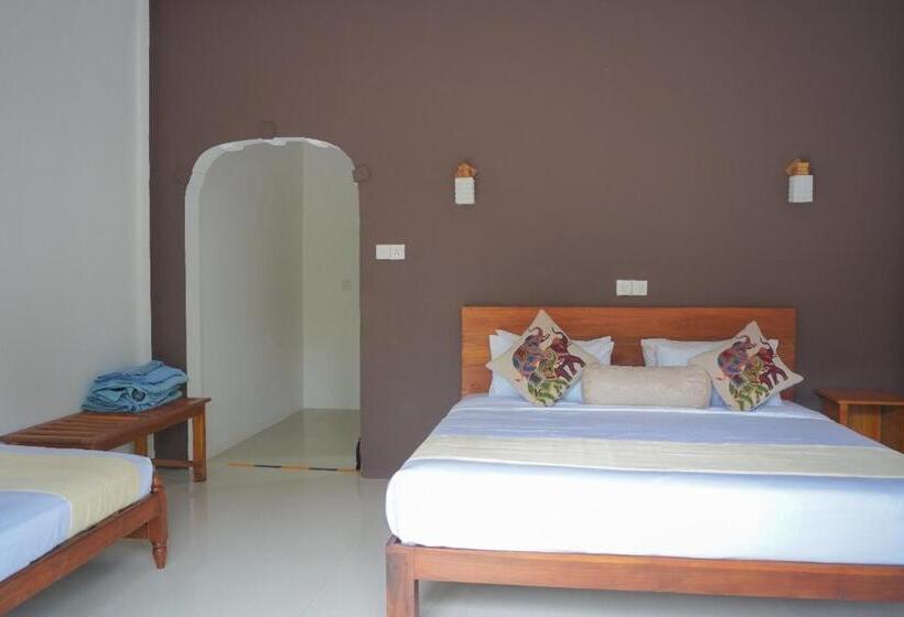 标准三人间, Sigiriya Cottage