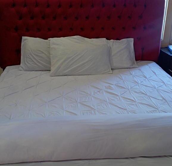 خانه 1 خوابه, River Breeze Family Hotel, Swat