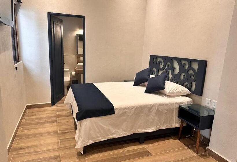 スタンダードルーム, Centrico House