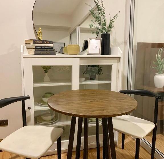 발코니가 있는 스위트, Manila Homes Azure 1br Beach View