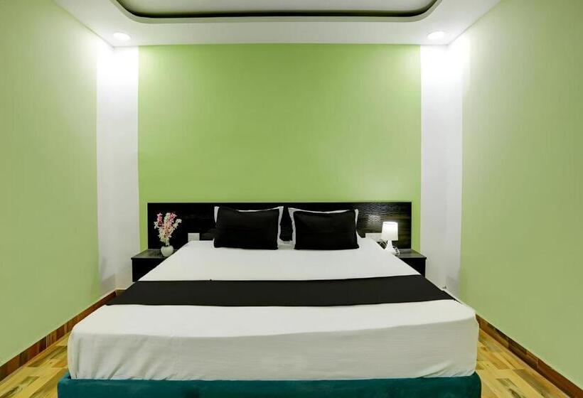 اتاق اکونومی, Raisi Residency