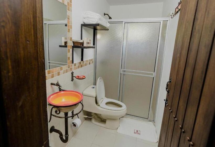 اتاق خانوادگی, Rancho Regis