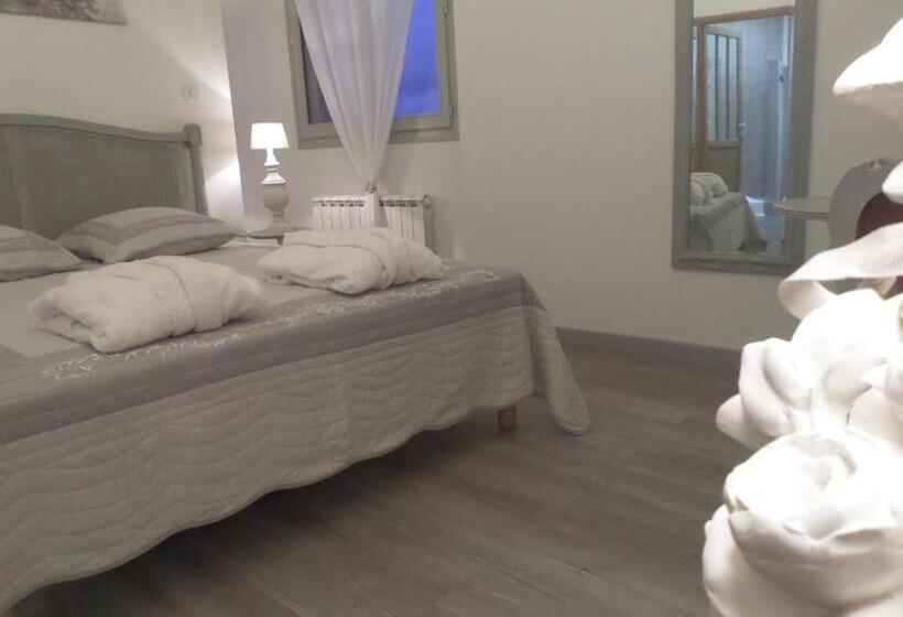 Номер Стандарт, Chambres D Hôtes L Escale