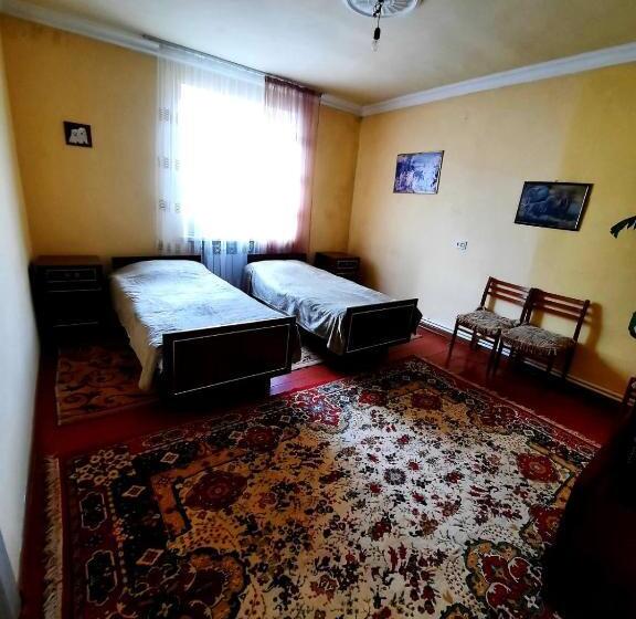 Номер Стандарт, Lidia House