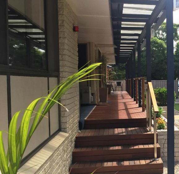 家庭间, Narimba Motel