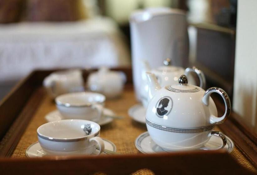 Люкс Повышенной Комфортности, Shangri La Manor