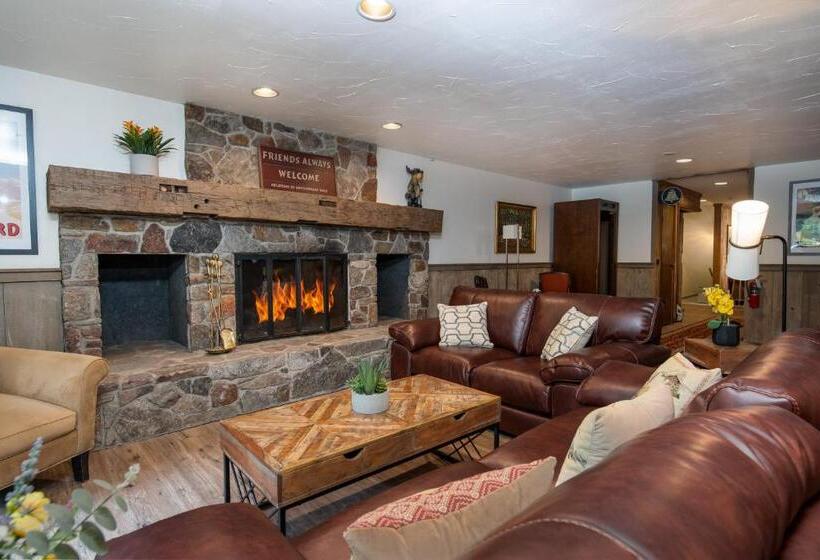 Люкс Повышенной Комфортности, Grey Bonnet Inn