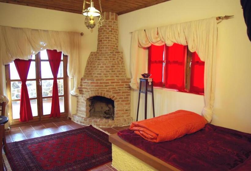 اتاق استاندارد چهار تخته, Iaspis Guesthouse