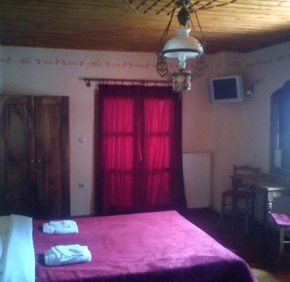 اتاق استاندارد سه تخته با چشم‌انداز, Iaspis Guesthouse