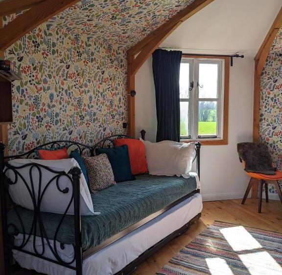 Студия Стандарт, Wye Glamping