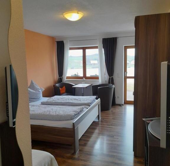 1 Bedroom Apartment Lake View, Gästehaus Am Muttelsee