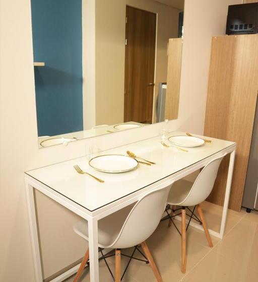 Студио Стандарт Вид на Бассейн, Homefort At S Residences