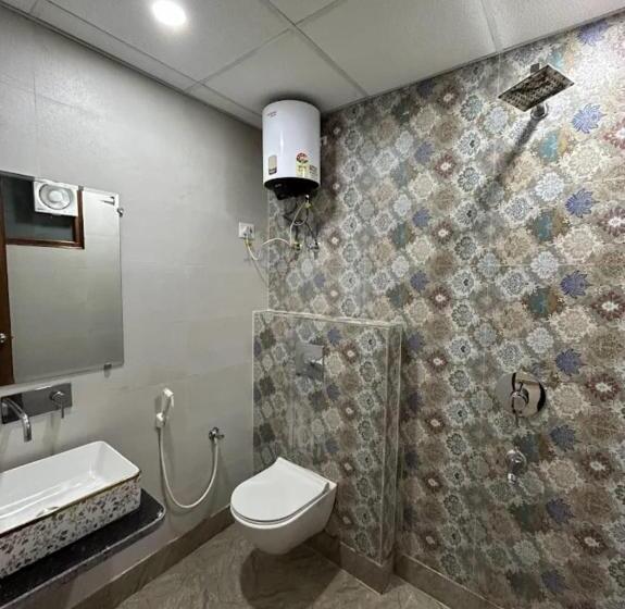 Номер Superior, The Anvi Residency Sector 122