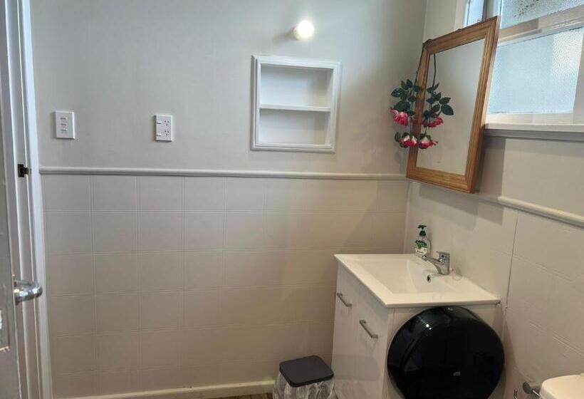 Номер Стандарт, Oasis Motel   Waiouru