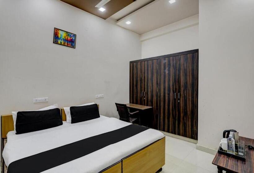 Quarto Triplo Clássico, Collection O Dev S Villa