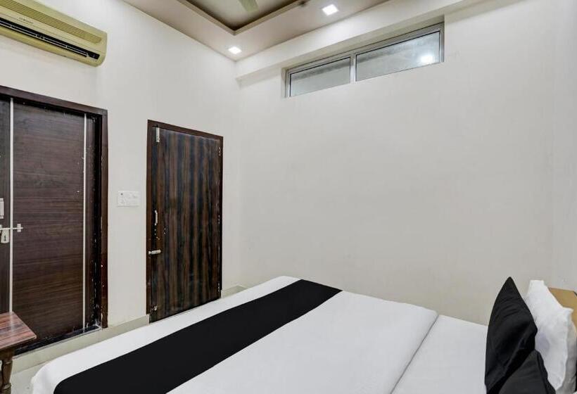 Quarto Triplo Clássico, Collection O Dev S Villa