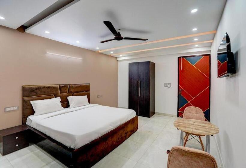 Трехместный Номер Классика, Oyo 82107 Golden Inn