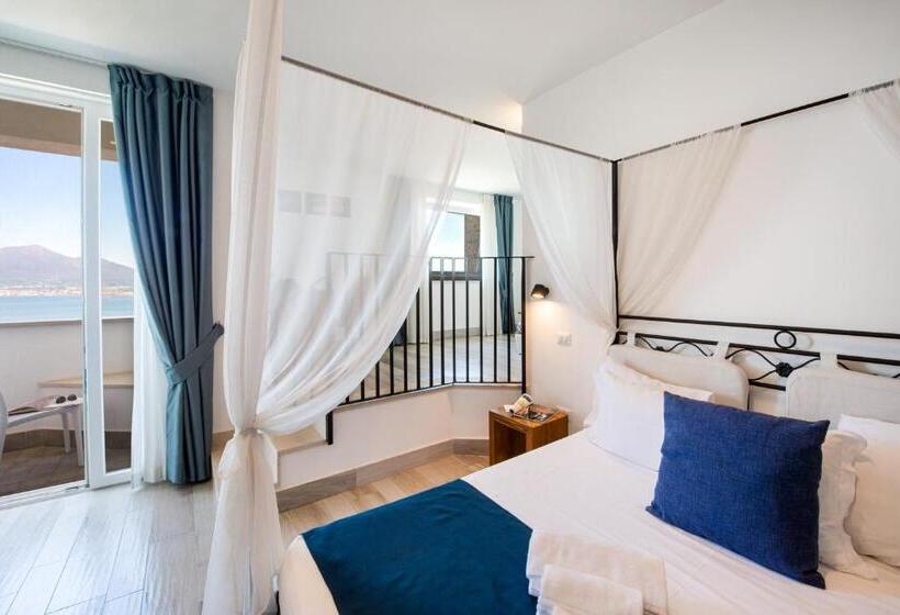 Полулюкс Вид на Море, Relais Manfredi