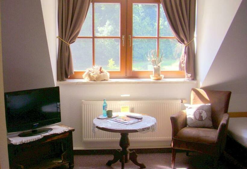 Номер Стандарт, Elegant Hotel Zur Burg