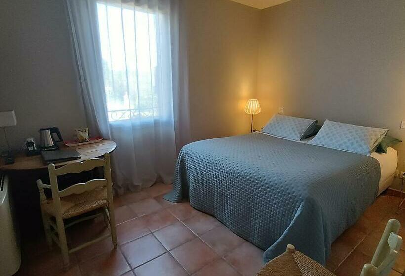 Номер Стандарт, Hôtel La Bastide D Iris