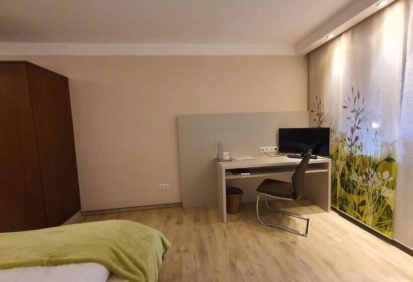 Номер Стандарт с Балконом, Landhaus Oberaurach