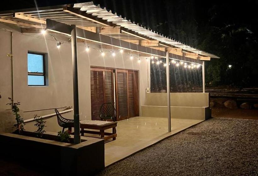 Chambre Supérieure avec Terrasse, Loerieroep Estate   Mountainview Selfcatering Accommodation Nelspruit