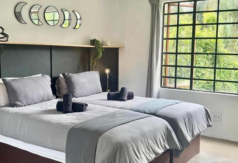 Дом 3 Спальни, Loerieroep Estate   Mountainview Selfcatering Accommodation Nelspruit