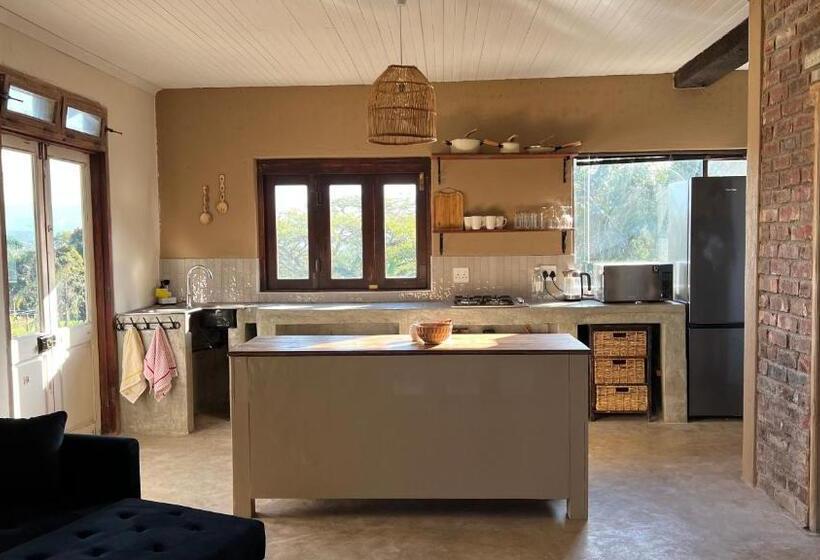 Maison 2 Chambres, Loerieroep Estate   Mountainview Selfcatering Accommodation Nelspruit