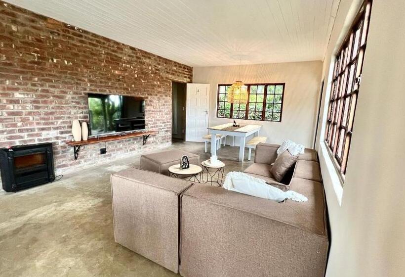 Maison 2 Chambres, Loerieroep Estate   Mountainview Selfcatering Accommodation Nelspruit