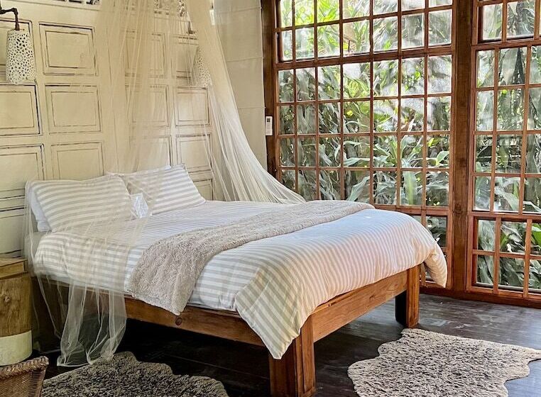 Casa 1 Quarto, Loerieroep Estate   Mountainview Selfcatering Accommodation Nelspruit