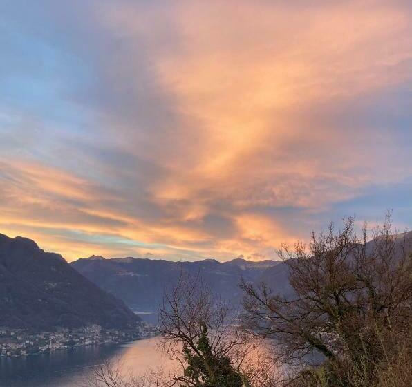 Superior room with lake view, B&b Villa Le Ortensie