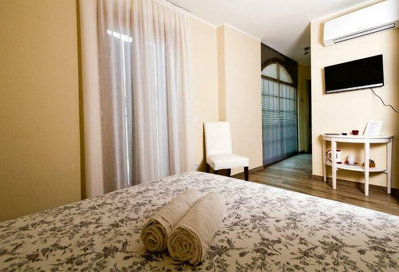 Номер Стандарт с Балконом, Andirivieni Bellagio Guest House