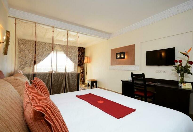 اتاق استاندارد با چشم‌انداز باغ, Club Paradisio