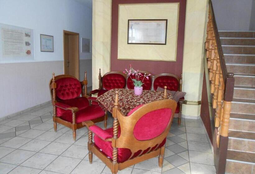 غرفة أساسية, Internat Schloss Spiegelberg