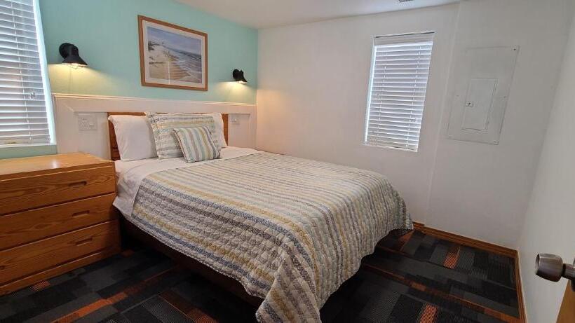 Апартаменты Deluxe 1 Спальня, Driftin Sands Motel