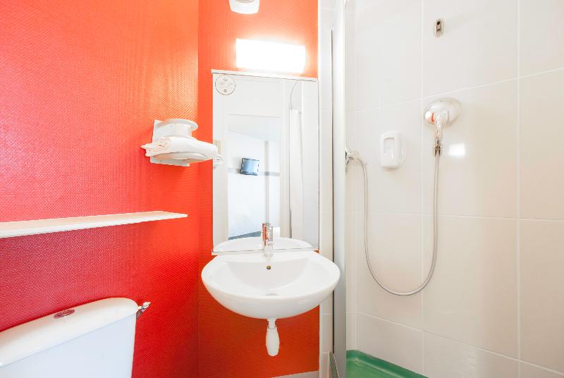 اتاق استاندارد چهار تخته, B&b Hotel Lille Lezennes Stade Pierre Mauroy