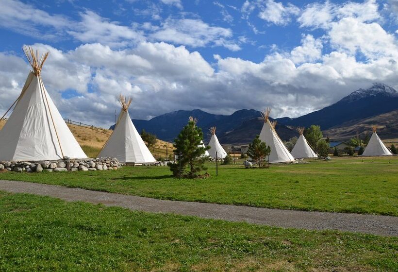 Deluxe Tent, Dreamcatcher Tipi
