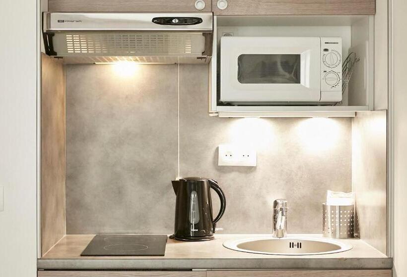 Студия Superior, Tulip Inn Massy Palaiseau  Residence
