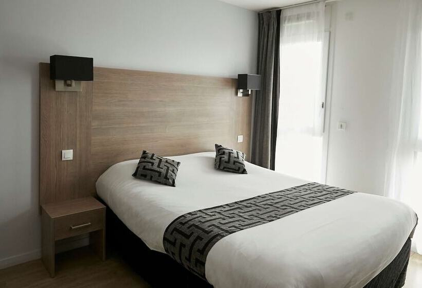 Студио Executive, Tulip Inn Massy Palaiseau  Residence