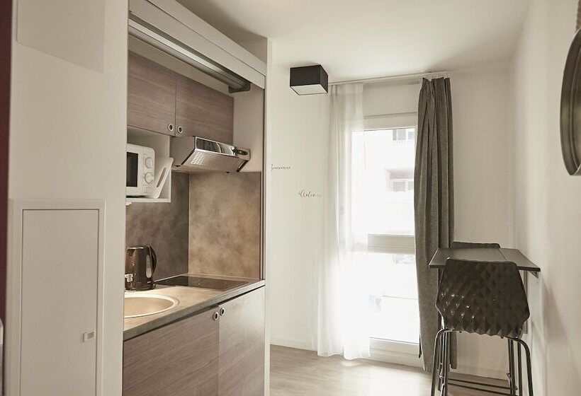 Студия Superior, Tulip Inn Massy Palaiseau  Residence