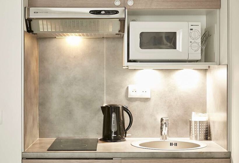 Студио Executive, Tulip Inn Massy Palaiseau  Residence