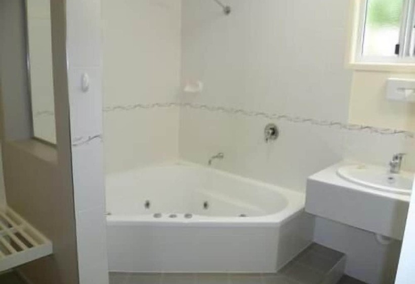 Номер Стандарт с Гидромассажем, Shady Rest Motel